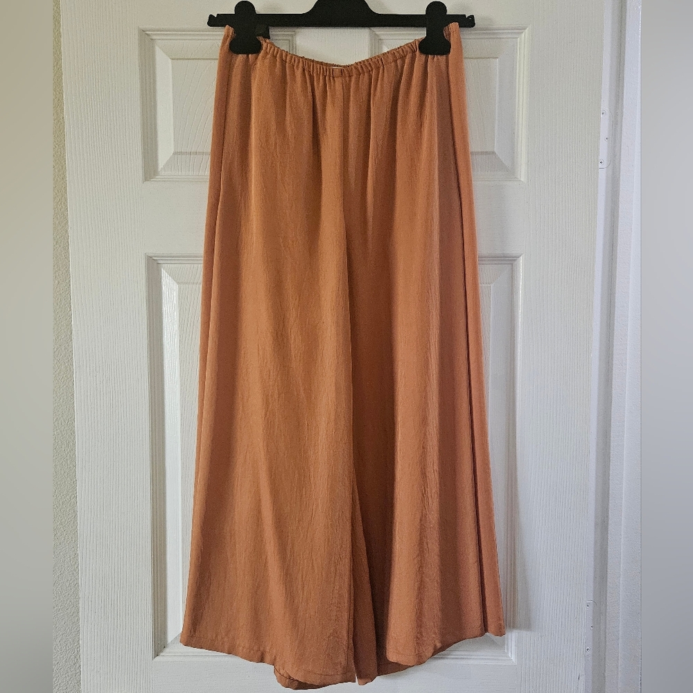 Like New Silky Vince Burnt Orange Cullotes
